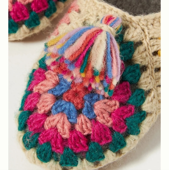 Anthropologie French Knot Granny Square Crocheted Slippers - cream - Picture 3 of 11